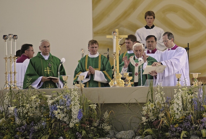 Papež - 2.jpg